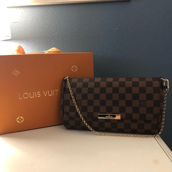 Louis Vuitton Handbags - Louis Vuitton pochette NWOT
